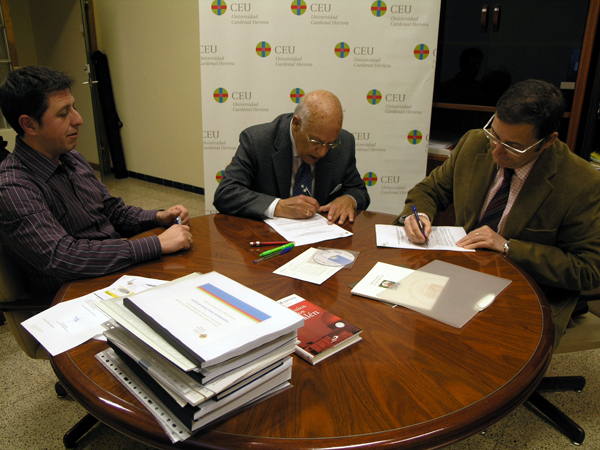 Firma del convenio entre la Universidad y la Asociación de Diabéticos, en Elche.