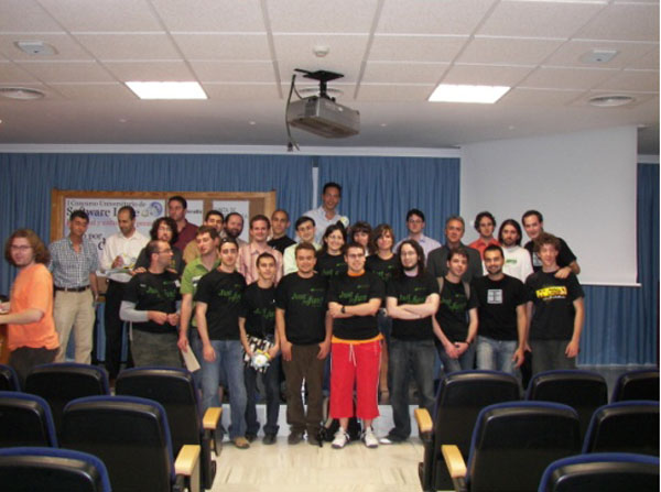 Participantes de la primera edición del Concurso Universitario de Software Libre.