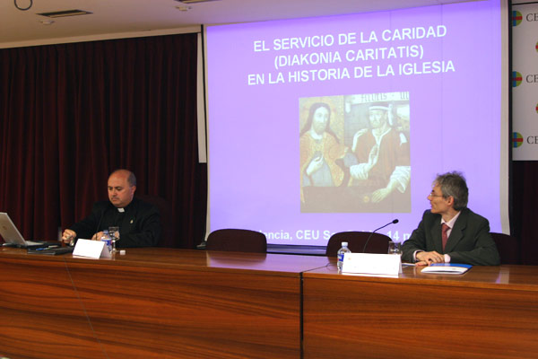 Francisco Juan Martínez y José Manuel Genovés, en la primera conferencia del ciclo.