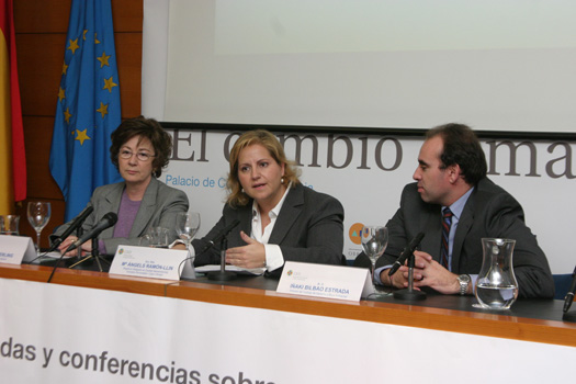 El cliclo de conferencias sobre Cambio Climático se celebra en el Palacio de Colomina.