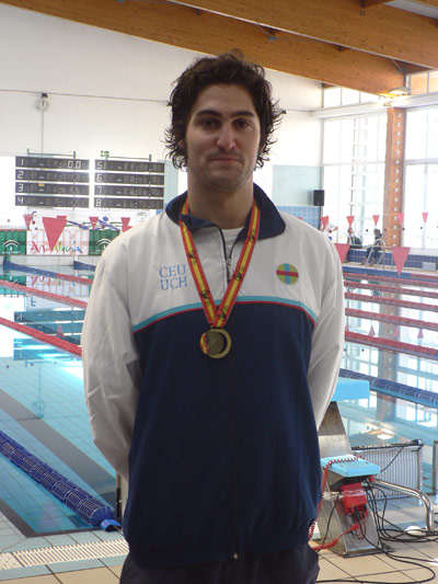 Ignacio Cápelo, tras recibir la medalla de oro en el Campeonato de España Universitario celebrado en Almería.