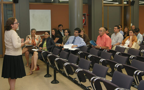 En cada sesión, miembros del claustro explican sus experiencias de aplicación de nuevas metodologías docentes.