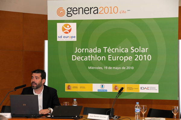 La maqueta de la SML House, en el stand del Solar Decathlon Europe en la Feria Genera 2010.