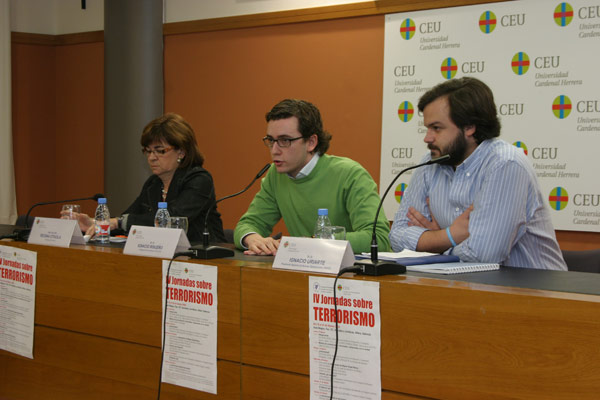 Regina Otaola, Ignacio Risueño e Ignacio Uriarte, en la última sesión de las Jornadas sobre Terrorismo.