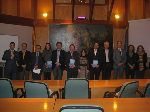 Al acto de presentación, realizado en el Instituto de Estudios Fiscales de Madrid, acudió un nutrido grupo de invitados