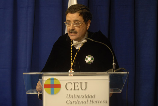 El rector de la CEU-UCH, José Alberto Parejo, durante el Acto de Apertura del curso académico 2007-2008.