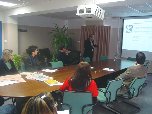 El profesor de la Universidad de las Islas Baleares Roberto Pascual, durante una de las sesiones del Seminario para profesores.