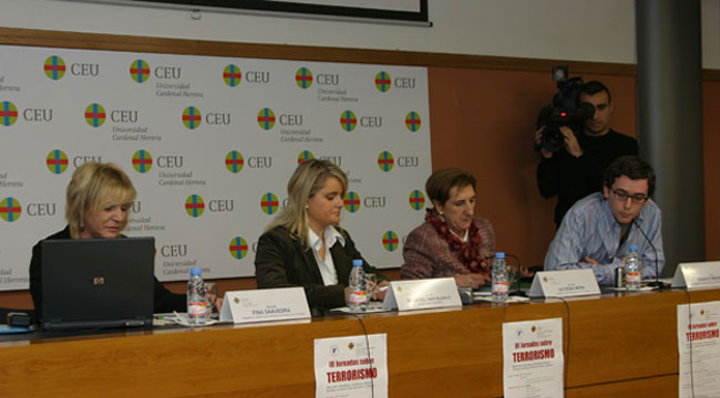 Gotzone Mora, María del Mar Blanco y Fina Saavedra en las III Jornadas sobre Terrorismo de la CEU-UCH.