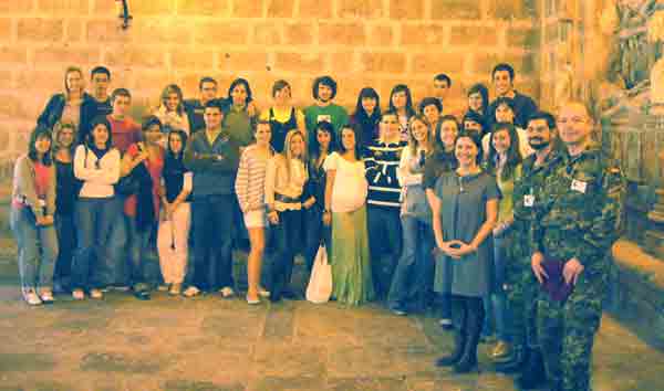 Los estudiantes de la CEU-UCH, en su visita al CGTAD.