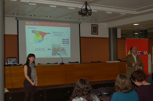 Representantes de Grefusa, durante la entrega del briefing a los alumnos de Publicidad de la CEU-UCH.