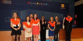 Milagrosa Martínez, madrina de los nuevos licenciados en Ciencias Políticas y en Derecho de la Universidad CEU Cardenal Herrera