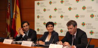 El vicepresidente de Asuntos Económicos del Parlamento Europeo defiende, en la CEU-UCH, que Grecia “no debe abandonar el euro”
