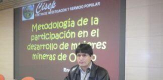 Los alumnos de Magisterio de la CEU-UCH conocen el trabajo que desarrollan CISEP y Manos Unidas con las mujeres mineras de Bolivia