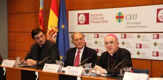 El arzobispo de Valencia anuncia en la CEU-UCH que abrirá la causa de canonización de monseñor Marcelino Olaechea