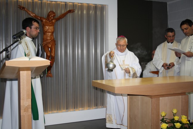 Obispo de Alicante bendice la capilla del CEU