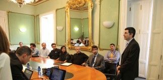 FGV colaborará con la CEU-UCH formando expertos en software de gestión empresarial y business intelligence El Máster en Software de Gestión Empresarial SAP-ERP de la CEU-UCH se imparte en el Palacio de Colomina de Valencia.