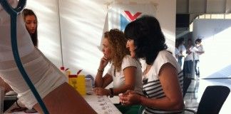 Alumnos de Enfermería de la CEU-UCH de Elche inician prácticas en hospitales y centros de Salud, bajo la supervisión de profesionales sanitarios