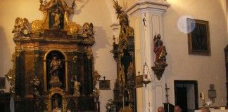 La CEU-UCH presentó la exposición “Francisco Calvo Sebastián, catedrático de la Facultad Libre de Farmacia” en el pueblo natal del farmacéutico
