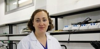 La directora del Departamento de Ciencias Biomédicas de la CEU-UCH, asesora externa del Centro Europeo de Control de Enfermedades Infecciosas