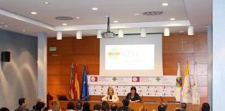 La consellera de Educación inaugura la jornada sobre convivencia escolar organizada por la CEU-UCH