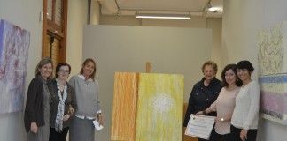 La Exposición Acordes de Art3 consigue más de 2.500 euros para impulsar el proyecto «Mujeres con futuro» de Cáritas