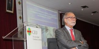 El Dr. Mir, en la CEU-UCH: “La negativa a la donación de órganos ha disminuido, pero todavía hay pacientes en lista de espera”