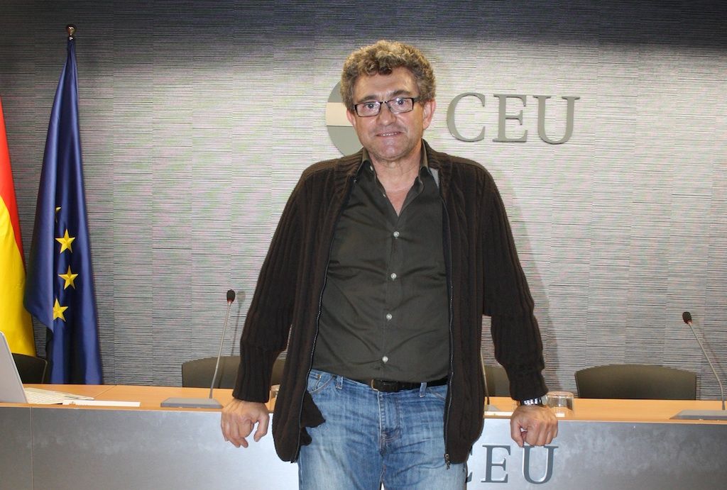 Isidro García Abad, profesor de la CEU-UCH en Elche, premiado por el Consejo de Enfermería de la CV.