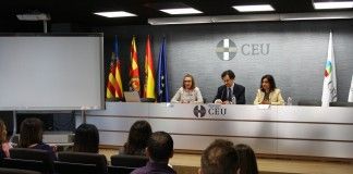 La decana del Colegio de Abogados de Elche inaugura el Máster de la Abogacía CEU-Fundesem