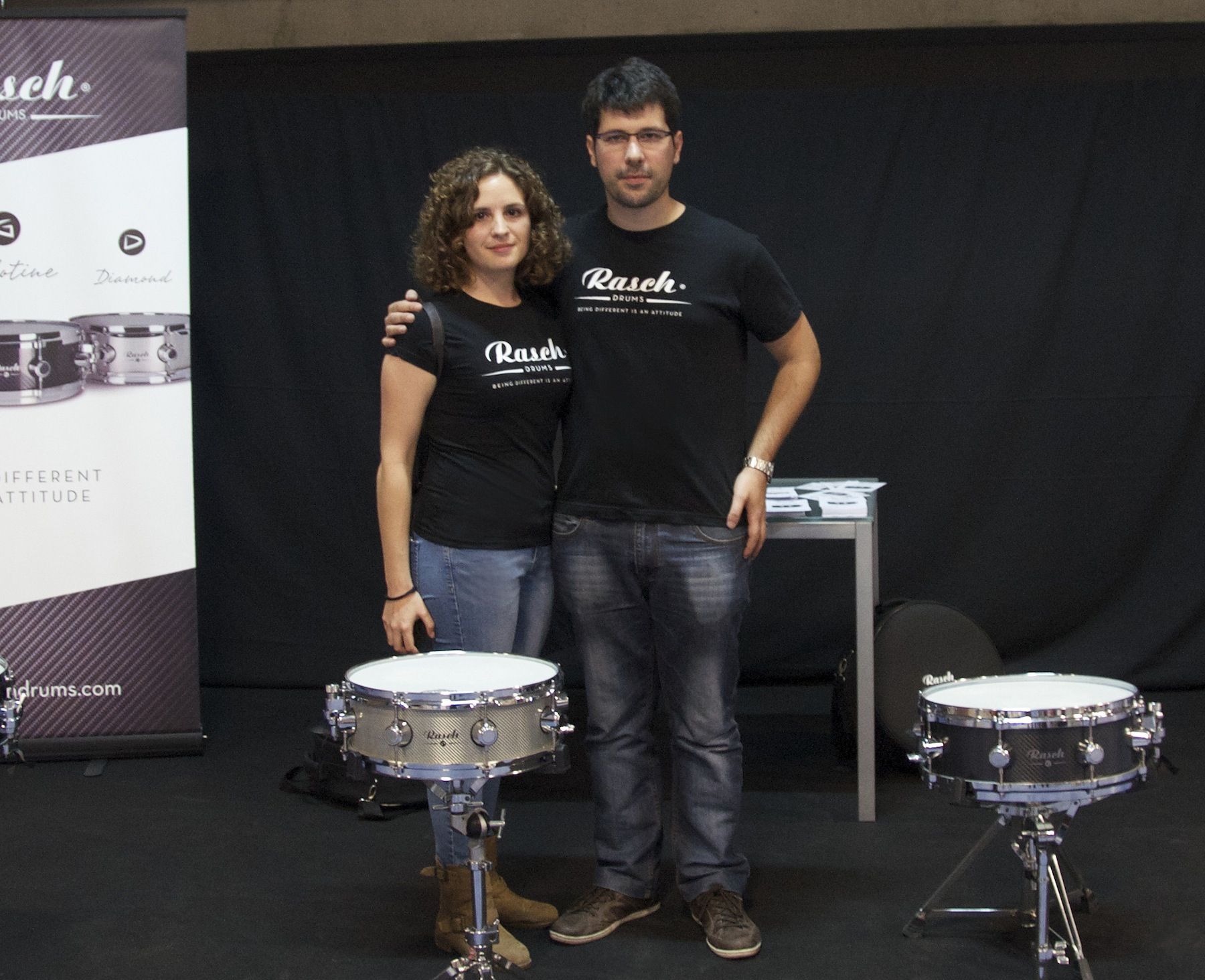 Patricia Clemente y Manuel Ibáñez, músicos y doctorandos de la CEU-UCH premiados en Nashville por el uso de nuevos materiales en el diseño de cajas de percusión.