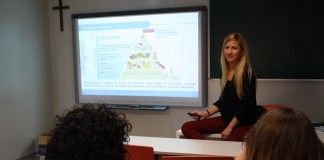 El laboratorio Nestlé imparte un taller de nutrición a alumnos de Enfermería de la CEU-UCH