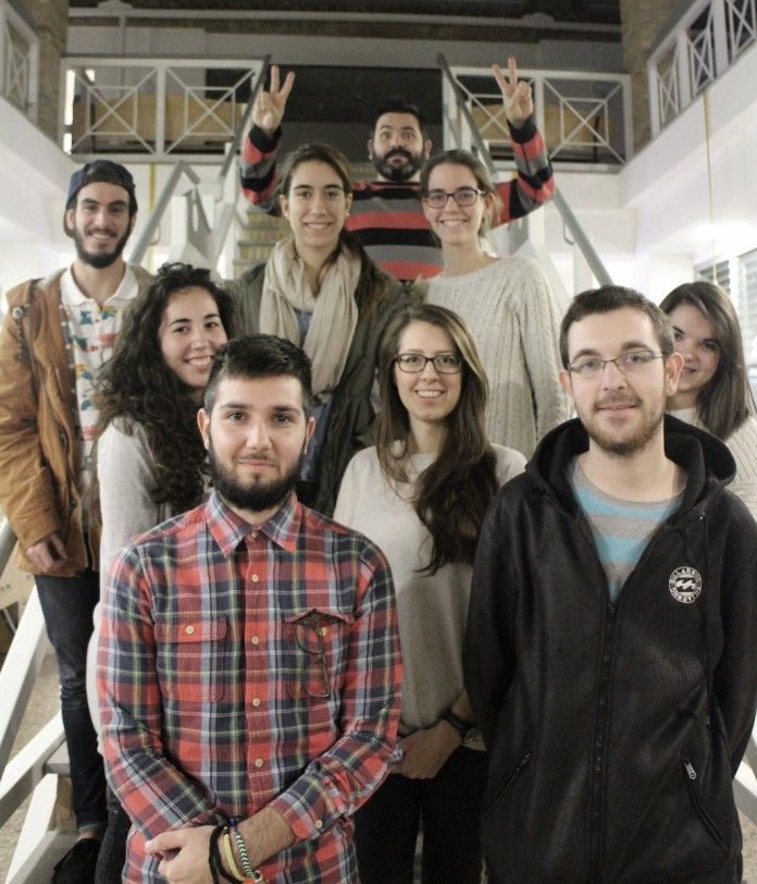 Luis Eslava, arriba, junto a los participantes en su open class del Máster en Diseño de Producto de la CEU-UCH.