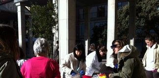 Más de 300 castellonenses se han acercado a las mesas de salud instaladas por alumnos de Enfermería de la CEU-UCH
