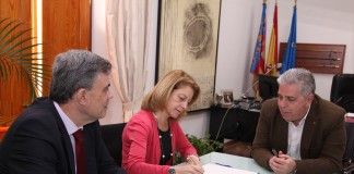 El Ayuntamiento de Moncada y la Universidad CEU Cardenal Herrera firman un convenio de colaboración para el control sanitario de las colonias de gatos callejeros del municipio