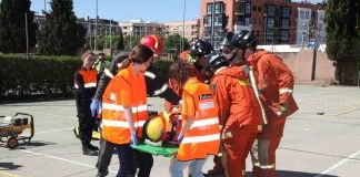 Alumnos del Máster en Cuidados de Enfermería de la CEU-UCH participan en un simulacro de accidente de tráfico con múltiples víctimas (AMV)