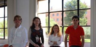 Los alumnos de la CEU-UCH aprenden a gestionar de manera eficaz la Oficina de Farmacia
