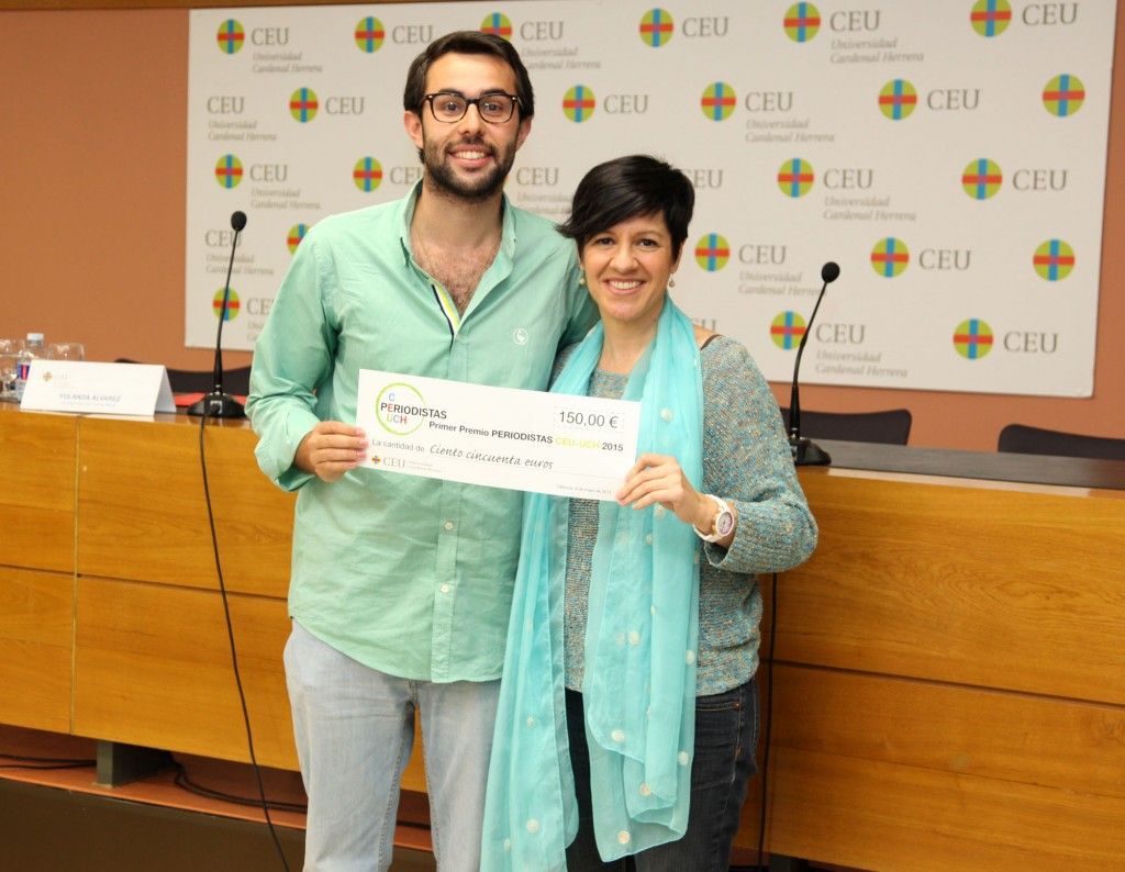 primer premio periodistas CEU UCH con Yolanda Álvarez
