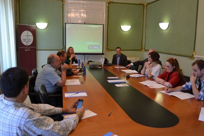 El I Seminario de Filosofía y Teoría Políticas, organizado por la CEU-UCH, se ha celebrado en el Palacio de Colomina.