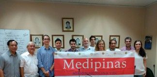 Proyecto Medipinas: cuatro alumnos y un profesor de la CEU-UCH han viajado a Manila para atender a mujeres con cáncer de mama