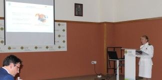 Estudian el impacto de la psoriasis en la calidad de vida de los pacientes La doctora Isabel Hernández García, durante la defensa en la CEU-UCH de su tesis doctoral sobre el impacto de la psoriasis en la calidad de vida.