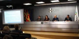 El vicepresidente de Cruz Roja España participa en el panel de expertos «Refugiados e inmigrantes», en la CEU-UCH de Elche