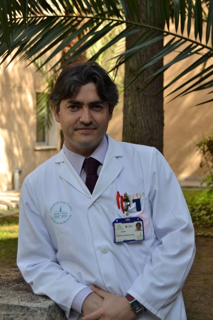 Gonzalo Haro Cortés, profesor del Grado en Medicina de la CEU-UCH y responsable del Programa de Patología Dual Grave del Hospital Provincial de Castellón.