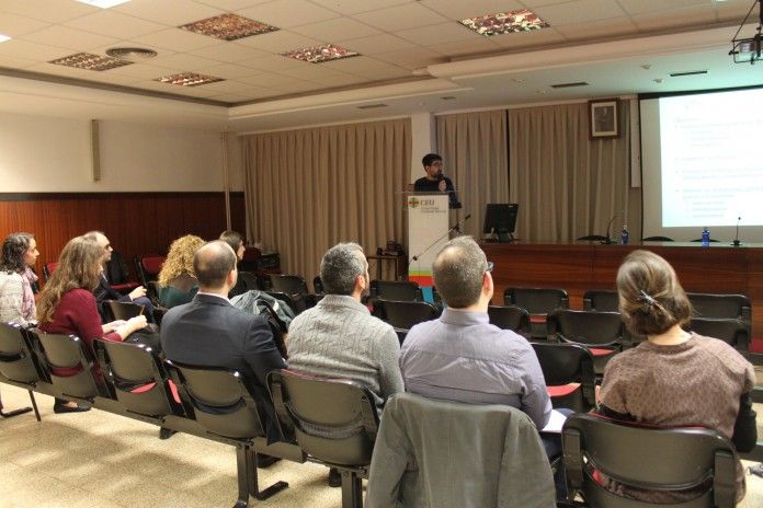 Pablo Coret, de RUVID, durante la charla para investigadores de la CEU-UCH.