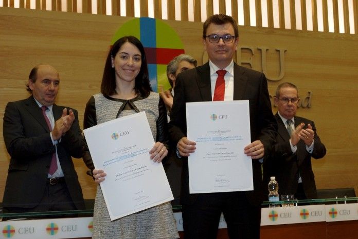 Los profesores de Veterinaria de la CEU-UCH Laura Selva y David Viana en la entrega de los Premios Ángel Herrera, celebrada el 25 de enero en Madrid.