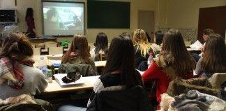La CEU-UCH enseña a los futuros maestros cómo abordar las clases con personas con movilidad reducida
