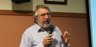 El Jefe de Psiquiatría Infanto-Juvenil de La Fe aborda los factores de riesgo de la anorexia, en CEU Descubre El Jefe de Sección de Psiquiatría Infanto-Juvenil y TCA del Hospital La Fe, el doctor Luis Rojo, en CEU Descubre.