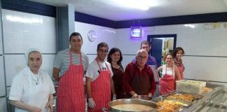 Estudiantes de Magisterio del CEU visitan el albergue de transeúntes de Castellón