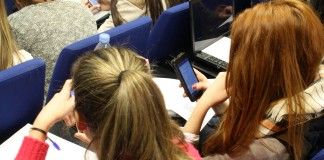 Las redes sociales y el acoso escolar, a análisis en el CEU de Elche