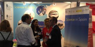 La CEU-UCH, en la feria para investigadores organizada por Nature en Londres A la derecha, el vicerrector de Investigación de la CEU-UCH Ignacio Pérez y la directora de la OTRI, Sara Marqués, en el stand de FECYT en la Naturejobs Career Expo, celebrada en Londres.