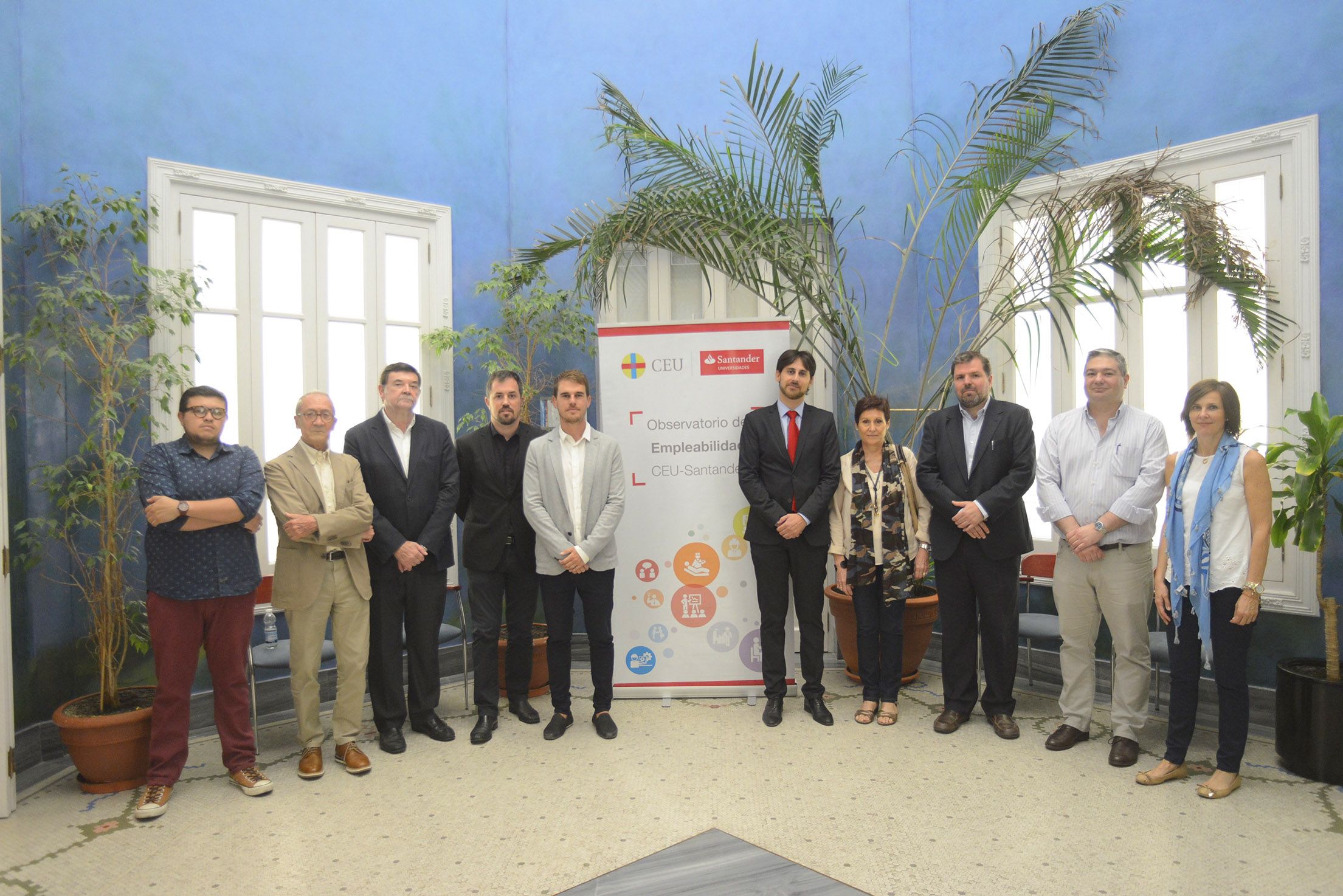 Andrés Ramírez, Manuel Portaceli, Rafael Durá, Juan Luis Valderrabano, Ignacio Juan, Iván Calvo, Julia Roca, Ricardo Merí, Diego Moliner y Marisa Cintado, en el Desayuno CEU-Santander sobre internacionalización de la arquitectura.