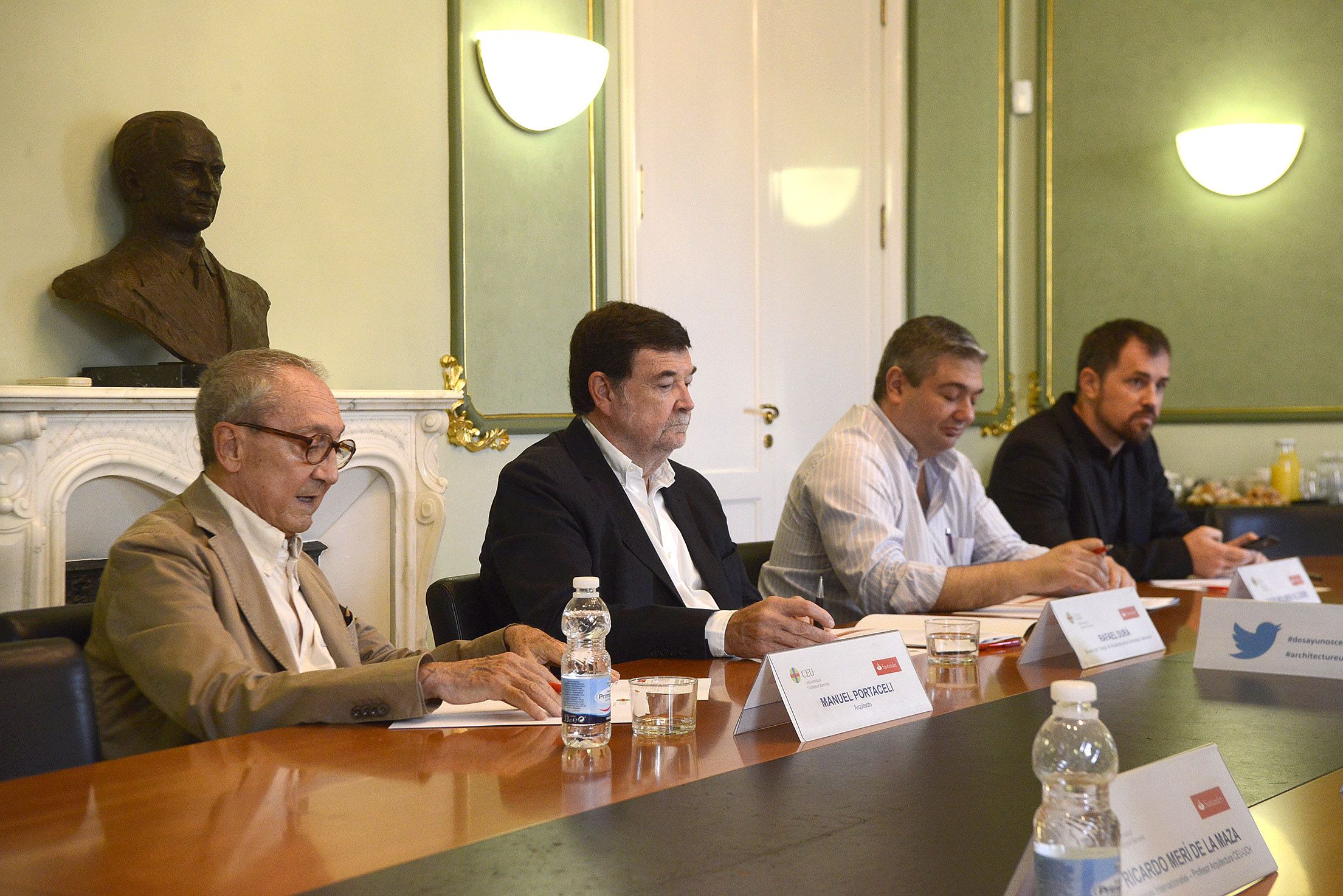 Manuel Portaceli, Rafael Durá, Diego Moliner y Juan Luis Valderrabano, en el Desayuno CEU-Santander sobre internacionalización de la Arquitectura.